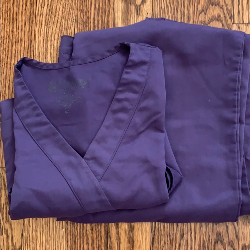 XS Grey’s Anatomy Scrub Set in Dark Purple